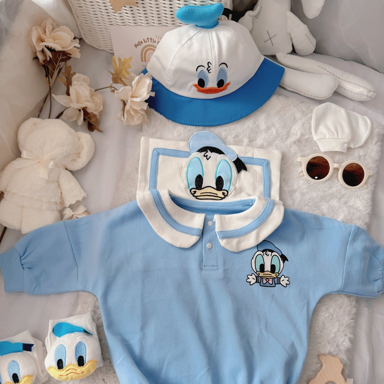 Little Ducky premium baby gift box – includes sunglasses, towel bear, hat, romper, mitten, baby socks and plushie