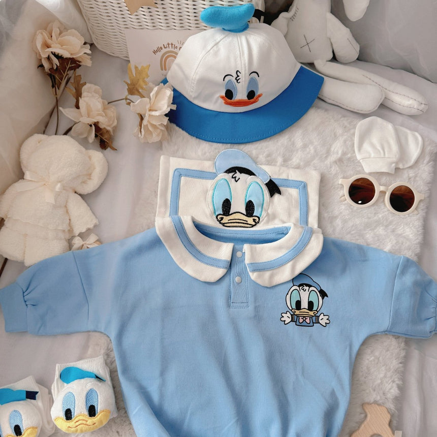 Little Ducky premium baby gift box – includes sunglasses, towel bear, hat, romper, mitten, baby socks and plushie